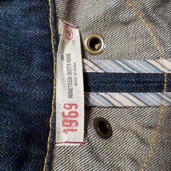 Vintage 1969 denim jacket - Picture 9 of 11